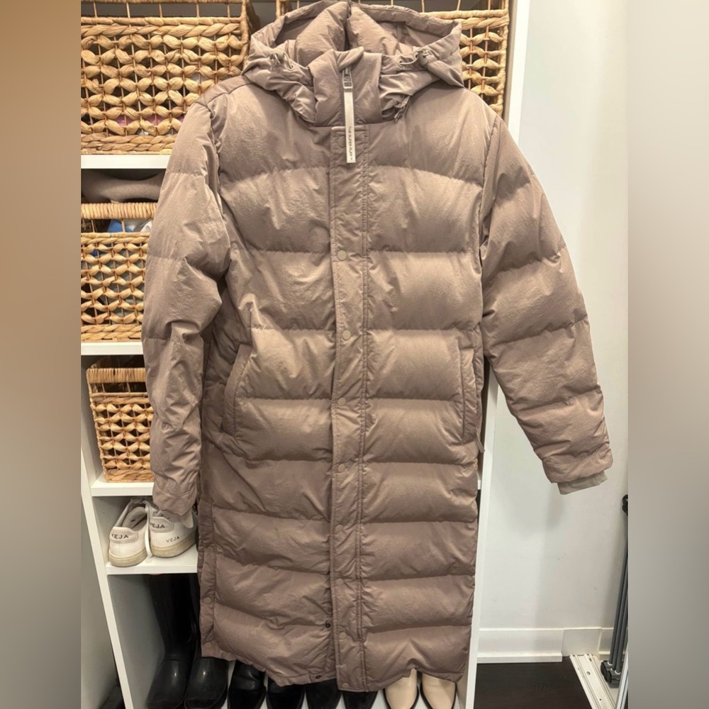 Aritzia Super puff long